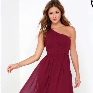 Lulu’s burgundy one-shoulder maxi dress